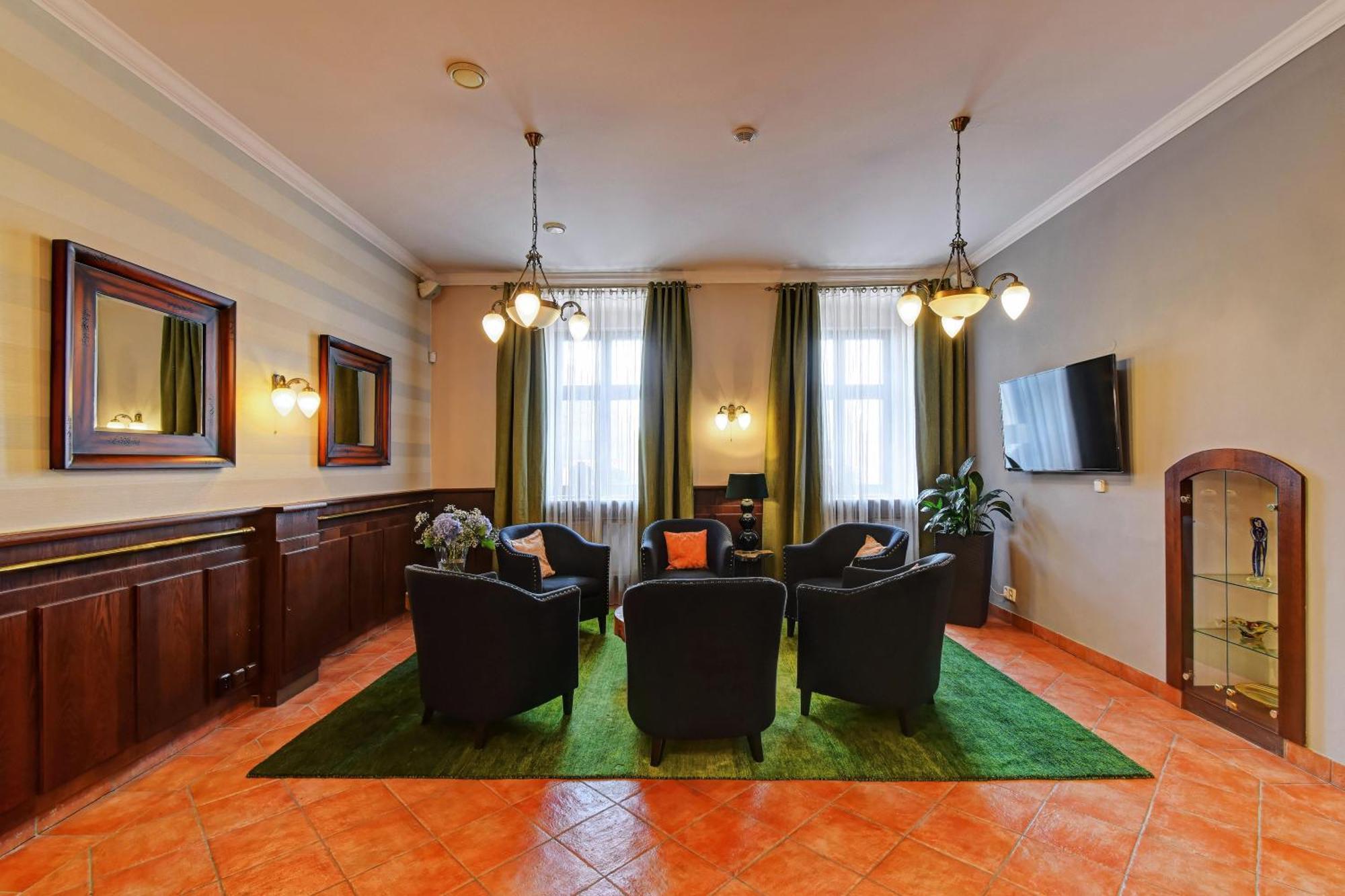 Alexander Hotel สชีโบร ภายนอก รูปภาพ