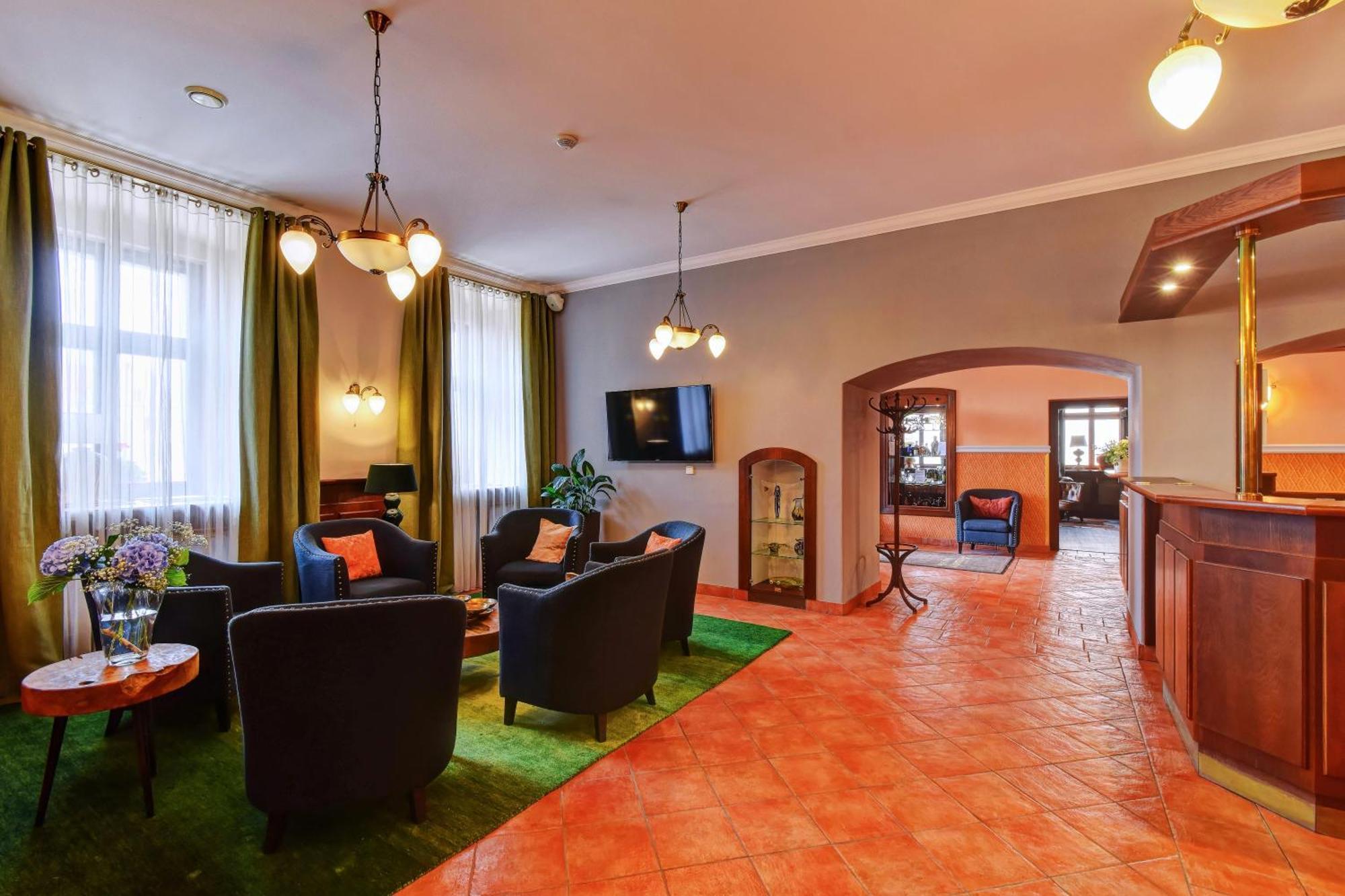 Alexander Hotel สชีโบร ภายนอก รูปภาพ