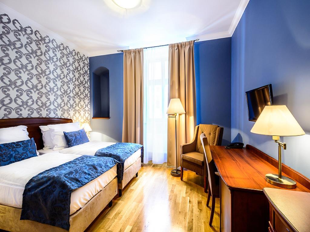 Alexander Hotel สชีโบร ภายนอก รูปภาพ